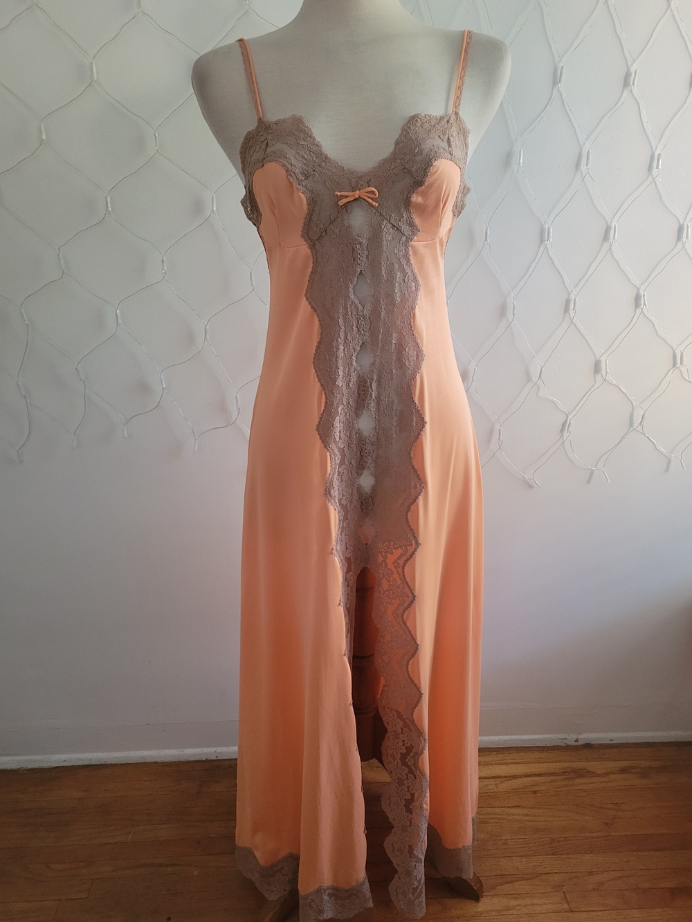 Vintage Peach Lace-Trim Long Nightgown/Dress By Glydons • Tagged Size Small